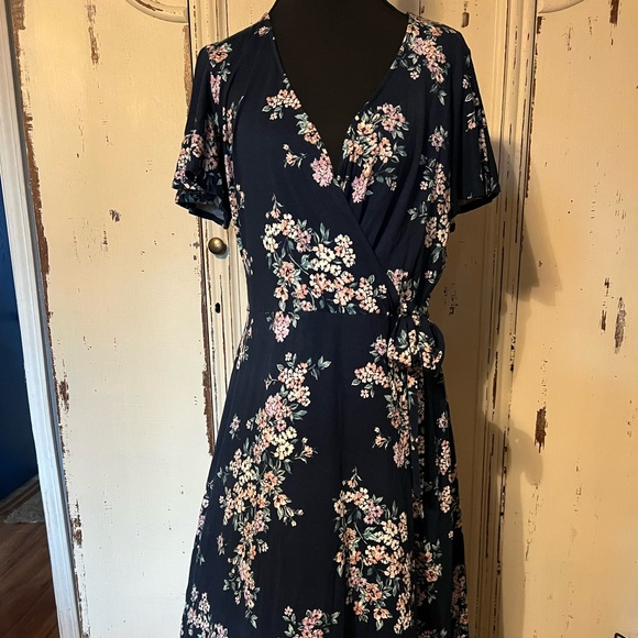 Dresses & Skirts - Dark blue  floral print hi low dress xl
